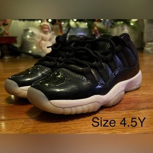 Jordan 11 low 72-10
